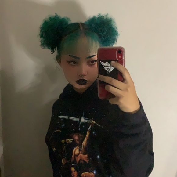 Meet your Posher, Alexis - Picture 1 of 1